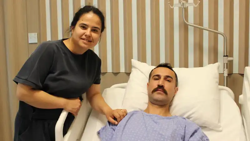 32 Yaşında Kalın Bağırsak Kanseri Teşhisi: Mide Kanaması Sanılıyordu