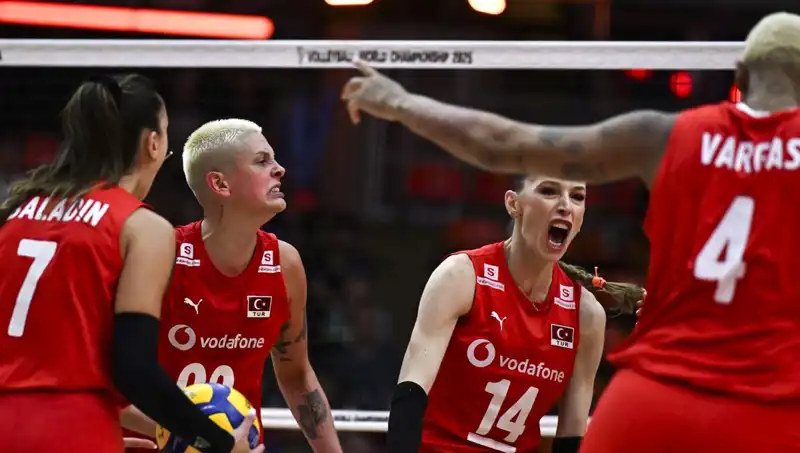 Türkiye ve Japonya Voleybol Maçı: Filenin Sultanları Galibiyet Peşinde