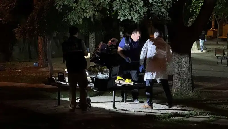 ** Husumet Kanlı Bitti: Sokağın Ortasında 1 Ölü, 2 Yaralı!**