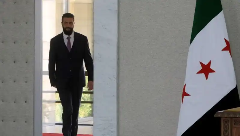 Paris’te Şara-Macron Zirvesi: Fransa, Yeni Suriye’nin İnşası İçin İhtiyaç Duyulan Desteği Sunmaya Hazır