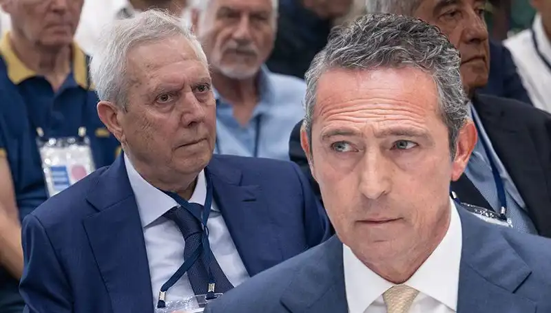 Fenerbahçe Divan Kurulu'nda Aziz Yıldırım'dan Adaylık Sinyali: Gergin Anlar Yaşandı!
