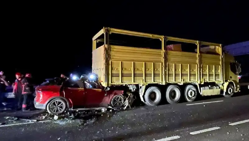 Kamyona Çarpan Araçta Korkunç Kaza, Sürücü Hayatını Kaybetti
