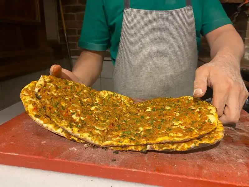 İstanbul'da Lahmacun Fiyatları Neden Bu Kadar Farklı? Semt Semt İnceliyoruz!