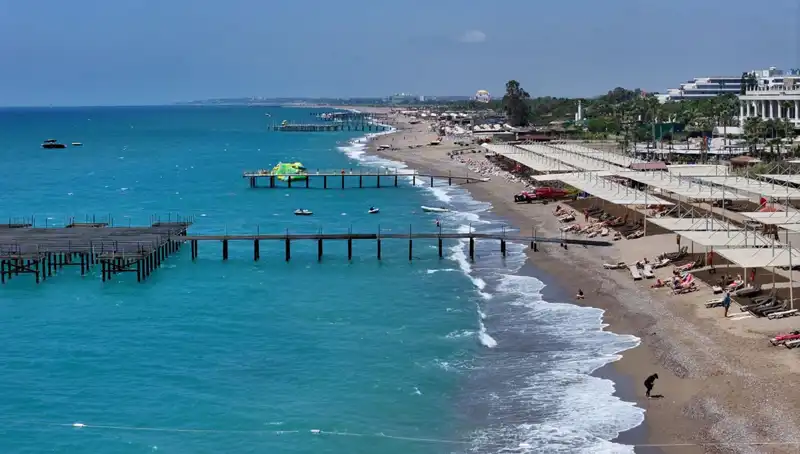 Antalya'nın Parlak Güneşi: Sahillerde Keyif Dolu Günler