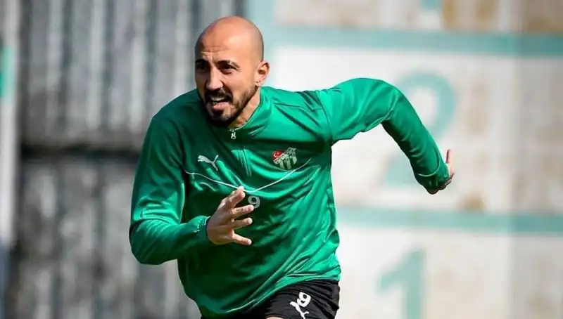 Milli Futbolcunun Kariyer Yolu: 2. Lig'e Geçişi Neden Gündeme Geldi?