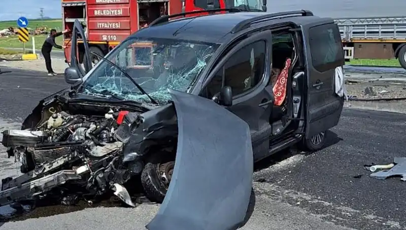 Ankara Yolunda Feci Kaza: Üç Kişi Yaralandı, Olay Anı Korkuttu!