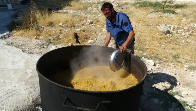 Ağustos'un Gelmesiyle Gelen Gelenek: Kazanlar Kaynamaya Başladı