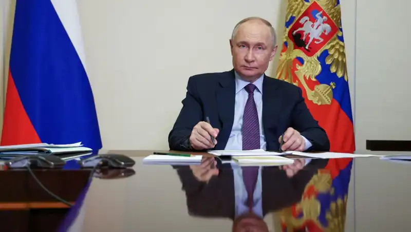 Putin, Esad'ı Suriye'den Vazgeçirmeyen Stratejiler Üretiyor