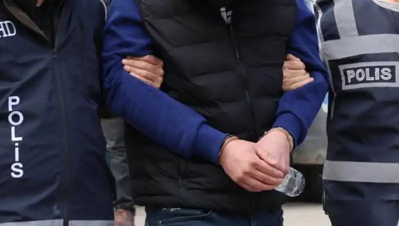 Türkiye'de DAEŞ'e Yönelik Koordineli Operasyon: 4 Gözaltı Gerçekleşti