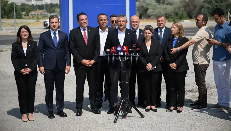 Özgür Özel TUSAŞ'ı Ziyaret Etti, Yerli Savunma Sanayine Dikkat Çekti