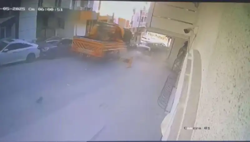 Kontrolden Çıkan Vinç, 23 Aracın Kaderini Değiştirdi!