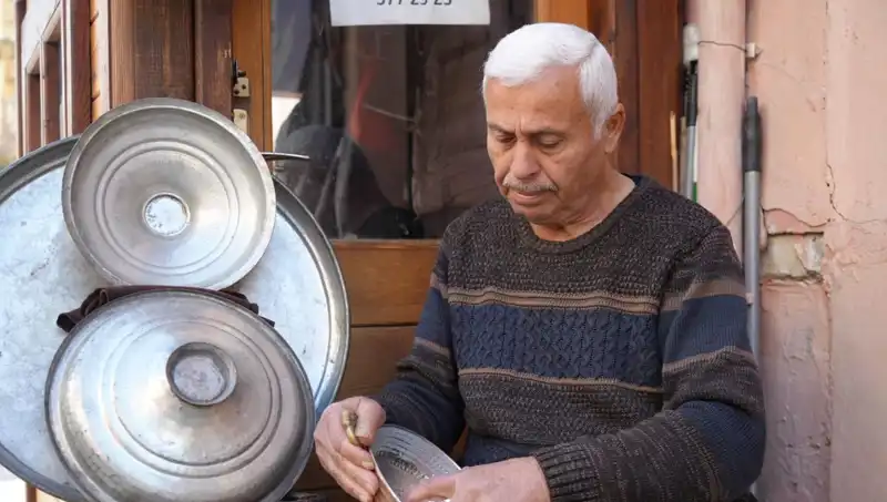 Tarihe Karışan Meslekler: Unutulan Zanaat Sahipleri Şimdi Ne Yapıyor?