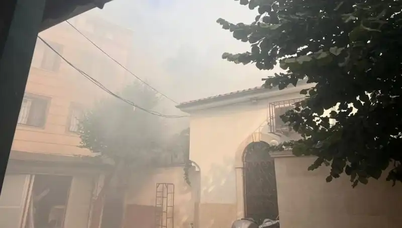 Fatih'te Tarihi Tahta Minare Hamamı'nda Yangın Panik Yarattı: Neler Oldu?