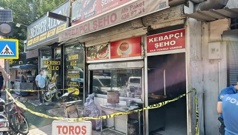 Adana'da Bir Anne, Katil Olan Oğluyla Yüz Yüze Geldi!