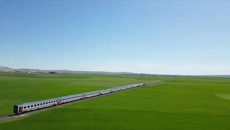 Diyarbakır Ekspresi: Malatya'da Bir Yolculuk Başlıyor!