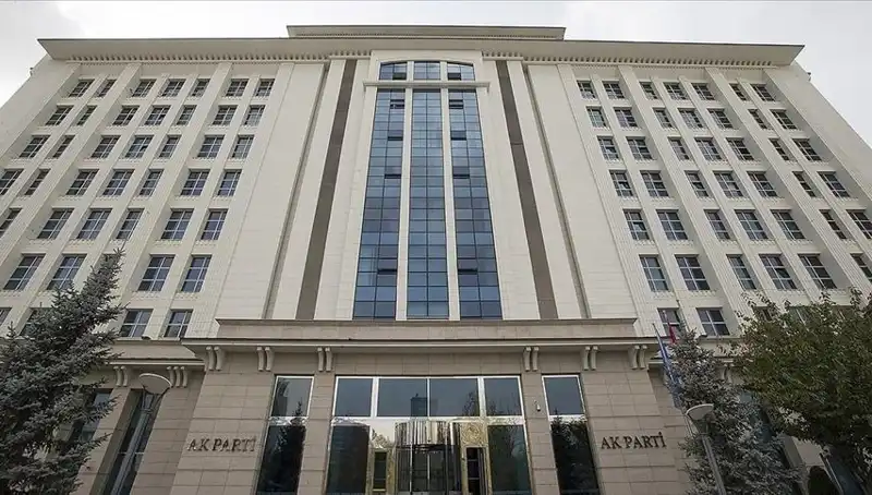 Yeni Anayasa Komisyonu, AK Parti’nin İlk Toplantısında Yüz Yüze Geldi!