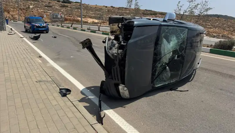 Kilis'te Ticari Araç Devrildi, 4 Kişi Yaralandı: Ayrıntılar Ortaya Çıktı