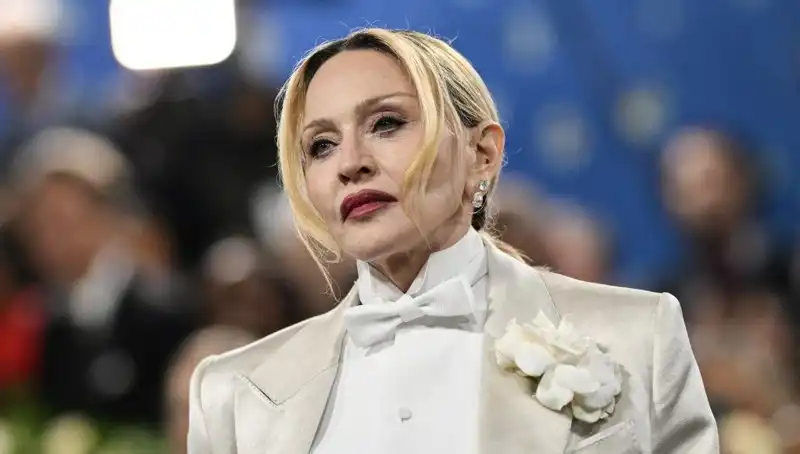 Madonna’nın Şok Diyeti: Kanserle Mücadelede Etkili Mi?