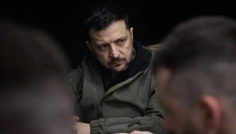 Zelenski: Rusya'nın Kuzey Kore Füze Kullanımı Askeri Stratejilerini Değiştirebilir