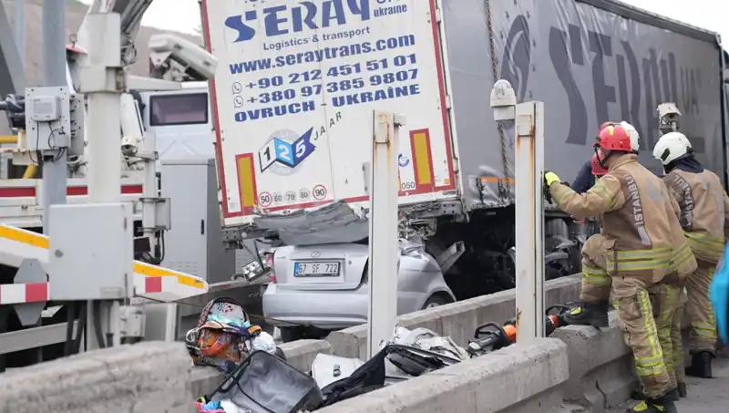 Bayram Tatilinde Yolda Korkutan Rakam: 72 İnsan Hayatını Kaybetti