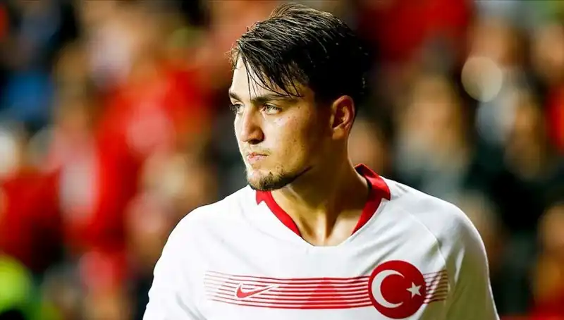 Beşiktaş'ta Milli Futbolcu İçin Girişimler, Cevap Merakla Bekleniyor