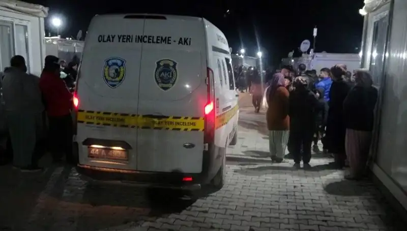Husumet İki Aileyi Karşı Karşıya Getirdi: Silahlı Kavga dehşet saçtı