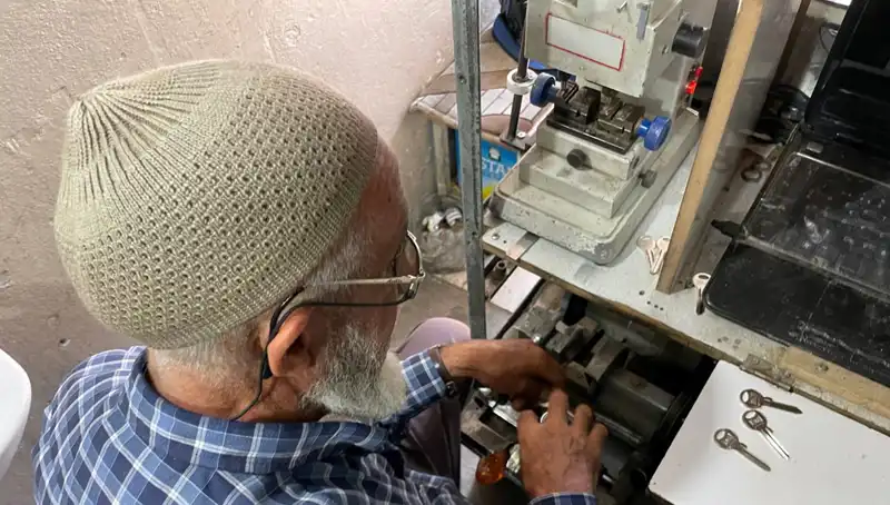 28 Yılda 4 Metrekarelik Dükkanında Hayallerini Gerçekleştirdi