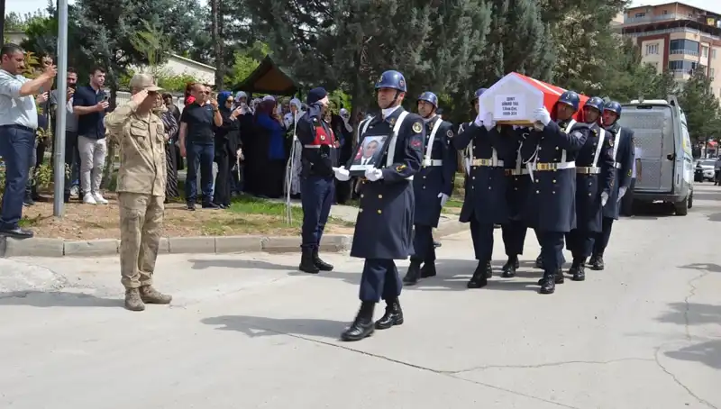Şehitlerimizi Gözyaşlarıyla Uğurladık: Vatanseverliğin Simbolü
