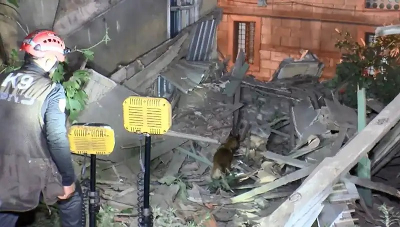 İstanbul’da Deprem Sonrası Bina Çökmesi: Kayıplar ve Hasar Durumu