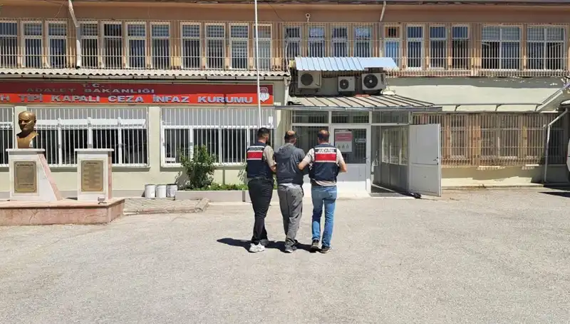 Kırmızı Bültenle Aranan Suçlu Eskişehir’de Gözaltına Alındı!
